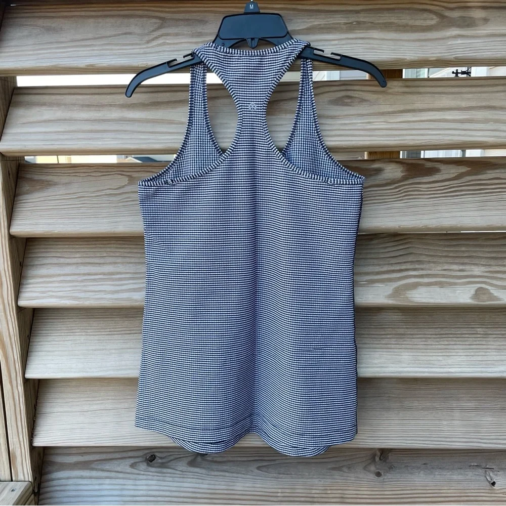 Lululemon navy blue & white gingham racer back tank top EUC Women 12 - Picture 4 of 8